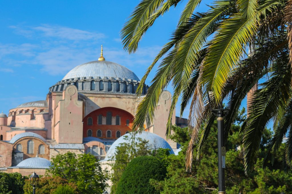 Κωνσταντινούπολη: Eπιβεβαιώθηκε η ύπαρξη υπόγειων σηράγγων 9 χιλιομέτρων κάτω από την Αγία Σοφία!