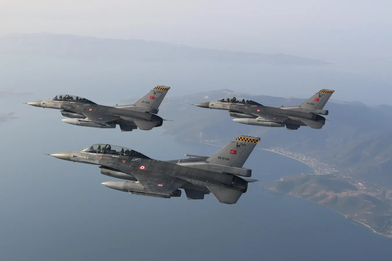 Τουρκικά oπλισμένα μαχητικά πέταξαν πάνω από τη νήσο Ρω και την βραχονησίδα Ζουράφα