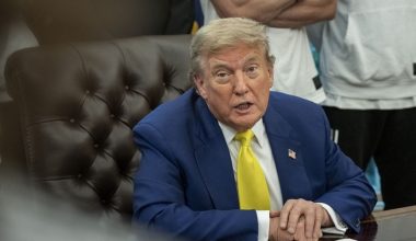 Ν.Τραμπ: Ανακοίνωσε τον αποκλεισμό των CNN, MS NOW και Politico από τον Λευκό Οίκο