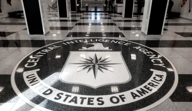Πρώην πληροφοριοδότης της CIA μιλά για την παρακολούθηση και τα μυστικά των αμερικανικών υπηρεσιών