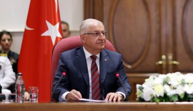 Γιασάρ Γκιουλέρ: Η απάντηση του Τούρκου ΥΠΑΜ στην αντιπολίτευση για το τι συμβαίνει με τους S-400