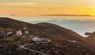 Τραγωδία στην Άνω Μεριά Μυκόνου: Νεκρός άνδρας σε ξενοδοχείο – Είχε ξεσπάσει φωτιά μικρής έκτασεως