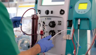 Υπόθεση Μαζωνάκη: Το θεσμικό κενό γύρω από τα μηχανήματα πλασμαφαίρεσης
