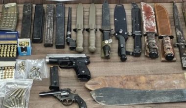 Ρέθυμνο: Συνελήφθη 70χρονος με Καλάσνικοφ, υποπολυβόλα και πλήθος όπλων στο σπίτι του