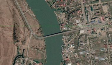Οι Ρώσοι κτύπησαν με πυραύλους S-8000 & κατευθυνόμενες βόμβες ΚΑΒ τη γέφυρα Μαγιάκι στην Οδησσό