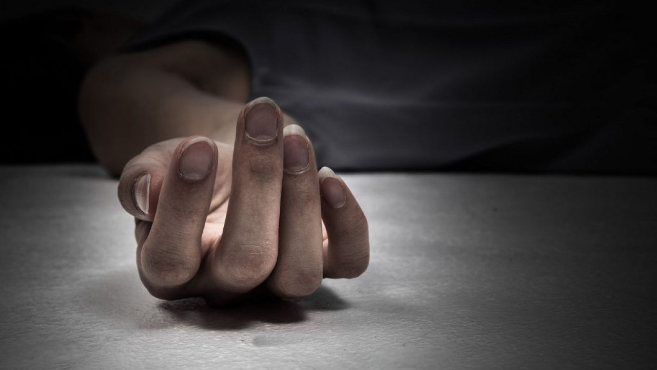 Αναστάτωση στην Πάτρα: Γυναίκα απείλησε ότι θα βάλει τέλος στη ζωή της με τη χρήση μαχαιριού