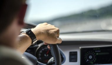 Αυτή είναι η πιο επικίνδυνη ώρα για να οδηγείς σύμφωνα με γιατρό: Ποιος είναι ο λόγος