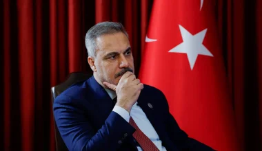 Χακάν Φιντάν: «Η Τουρκία είναι έτοιμη να εξετάσει τις στρατιωτικές ανάγκες της Σαουδικής Αραβίας»