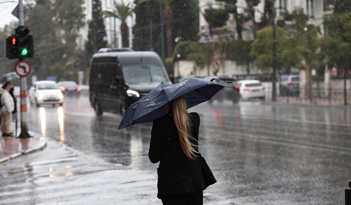 «Χαλάει» ο καιρός: Από τα 30άρια στις βροχές και τις καταιγίδες – Ποιες περιοχές θα επηρεαστούν