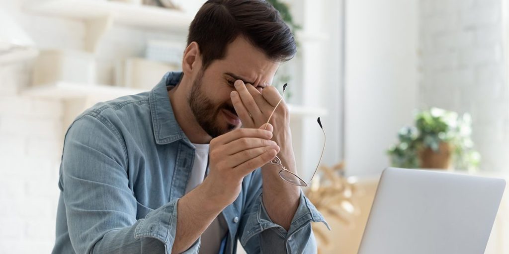 Οι μυστηριώδεις λάμψεις που βλέπουμε όταν σηκωνόμαστε απότομα