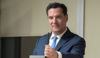 Α.Γεωργιάδης για θάνατο Γ.Μαζωνάκη: «Να ανοίξουν όλα τα τηλέφωνα»