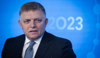 Ρ.Φίτσο: «Γεράκια του ΝΑΤΟ θέλουν να πόλεμο με την Ρωσία»