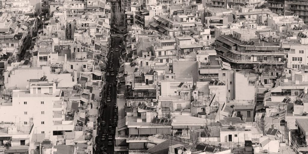 «Χαράτσι» χιλιάδων ευρώ ή έξωση από την αγορά: Το κυβερνητικό τελεσίγραφο  σε πωλήσεις και ενοίκια