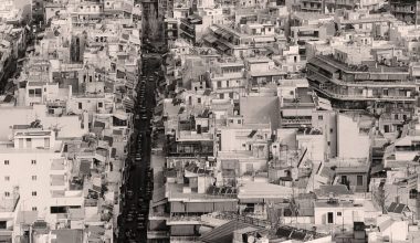 «Χαράτσι» χιλιάδων ευρώ ή έξωση από την αγορά: Το κυβερνητικό τελεσίγραφο  σε πωλήσεις και ενοίκια