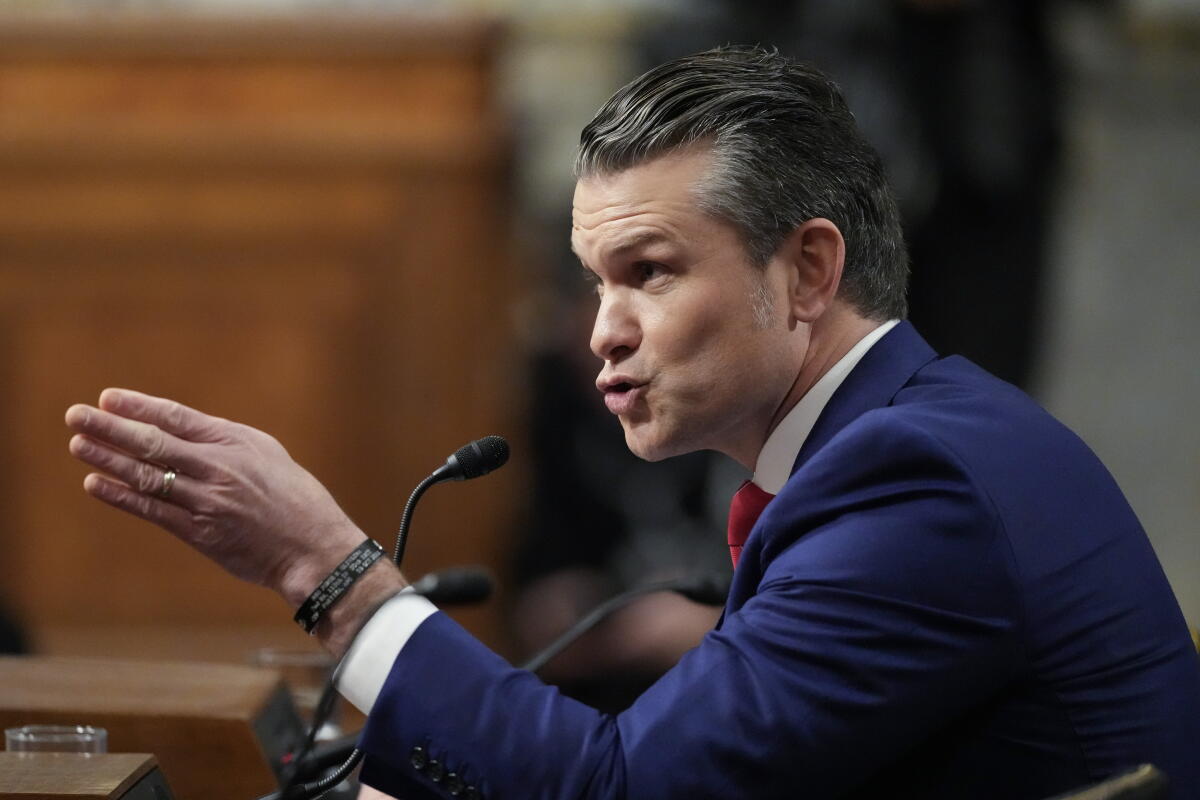 Έκρηξη Χέγκσεθ κατά Washington Post: «Χειρότεροι από τα ιρανικά ΜΜΕ»