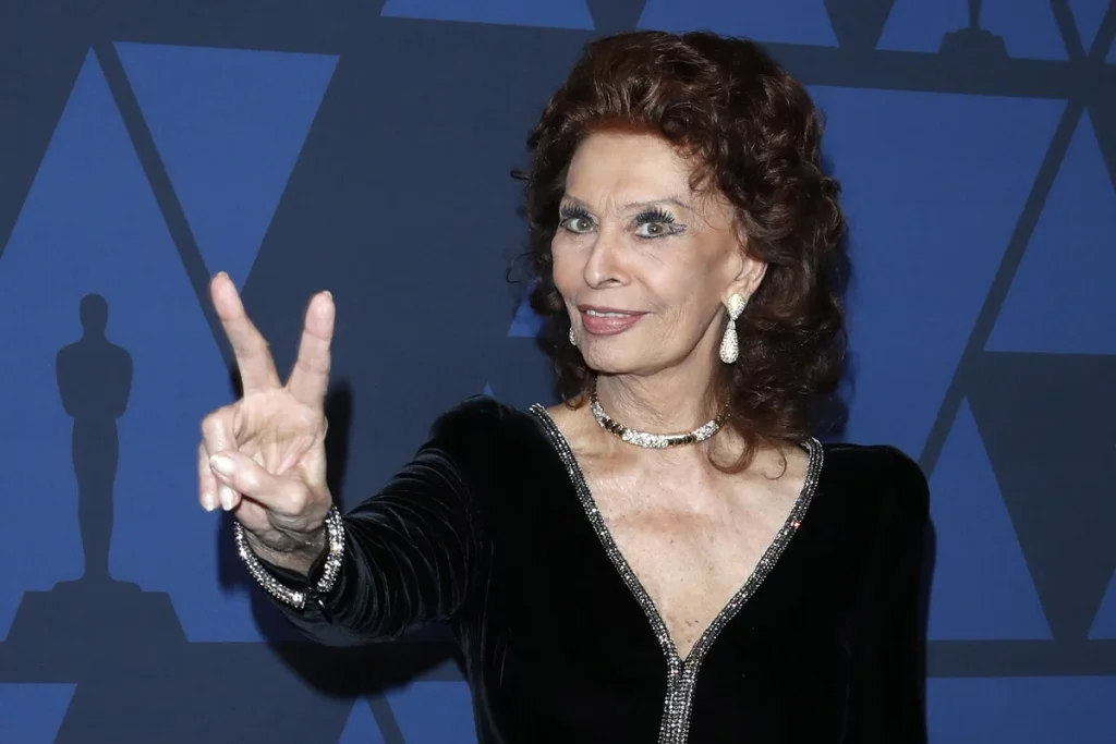 Σοφία Λόρεν: Η γυναίκα που δεν άλλαξε τη μύτη της και έγινε σύμβολο του παγκόσμιου κινηματογράφου
