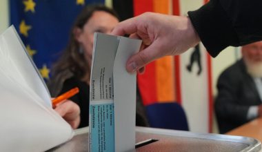 Κρίσιμες κάλπες σε Βερολίνο και Μεκλεμβούργο: To  AfD απειλεί με νέα εκλογική ανατροπή