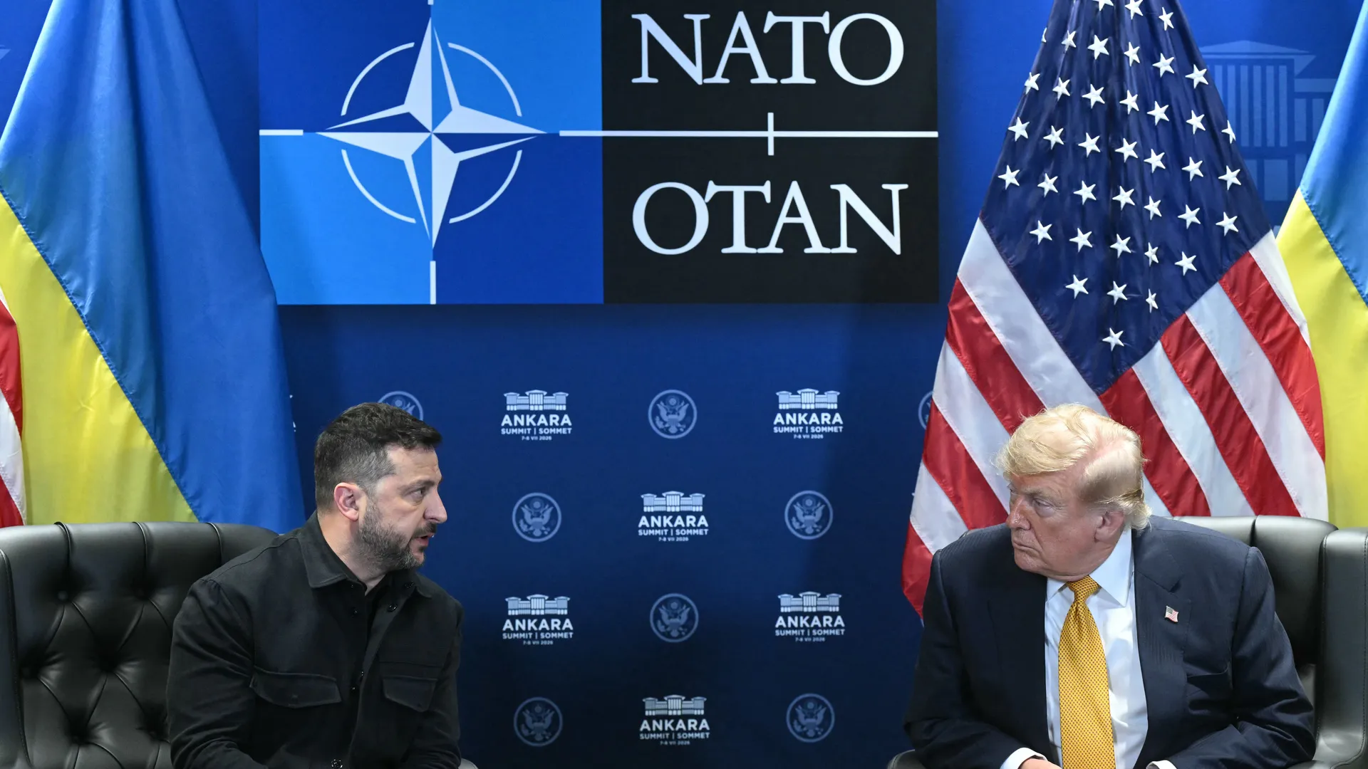 Financial Times: «Ο Ν.Τραμπ πιέζει τον Β.Ζελένσκι να σταματήσει τα χτυπήματα σε ρωσικά διυλιστήρια»