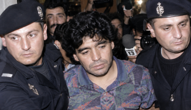 Η νύχτα που ο Μαραντόνα συνελήφθη στο Μπουένος Άιρες: Η πτώση του μεγαλύτερου ειδώλου