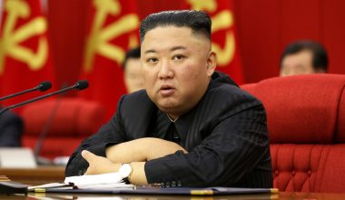 Νέα δοκιμή όπλου από τη Βόρεια Κορέα – Παρών ο Κιμ Γιονγκ Ουν