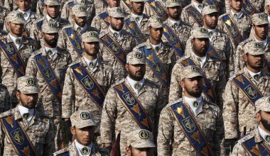 Οι IRGC προειδοποιούν τις ΗΠΑ με «ισχυρά αντίποινα» εάν συνεχιστούν οι επιθέσεις κατά του Ιράν