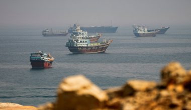 Επαφές ΗΠΑ και Ιράν στον ΟΗΕ – Ποιους όρους θέτει η Τεχεράνη για να ανοίξει το Οραμούζ