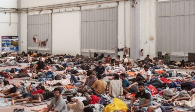 Ασταμάτητες οι εισβολές στα νησιά: 841 αλλοδαποί με λέμβους και ιστιοφόρα μέσα σε 18 ημέρες