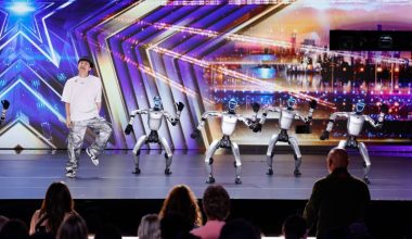 Σοφία Βεργκάρα: Πάτησε το golden buzzer για τα ρομπότ που χόρεψαν στο America’s Got Talent (βίντεο)