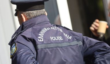 Βόλος: Στο «μικροσκόπιο» των «Αδιάφθορων» αστυνομικός που έπαιρνε χρήματα για να «σβήνει» κλήσεις