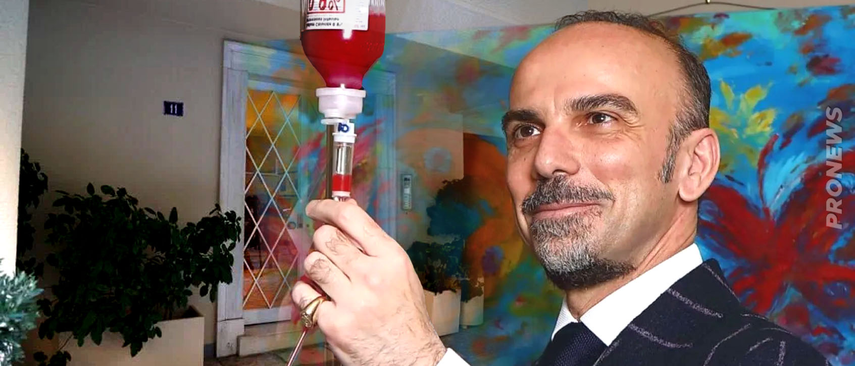 Πρώην συνεργάτης Ηλία Θεοδωρόπουλου: «Είχε μια βαλίτσα με σεξουαλικά παιχνίδια και βοηθήματα»
