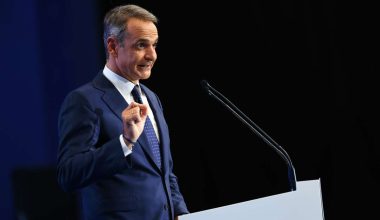 Μείωση του ΕΦΚ: Γιατί η κυβέρνηση δεν λέει την αλήθεια – Τι επιτρέπεται και τι έκαναν οι άλλες χώρες