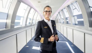 Κλεμάνς Κουσονό: Μετά από 52 χρόνια θα γίνει η πρώτη γυναίκα που πιλοτάρει αεροσκάφος της Air France