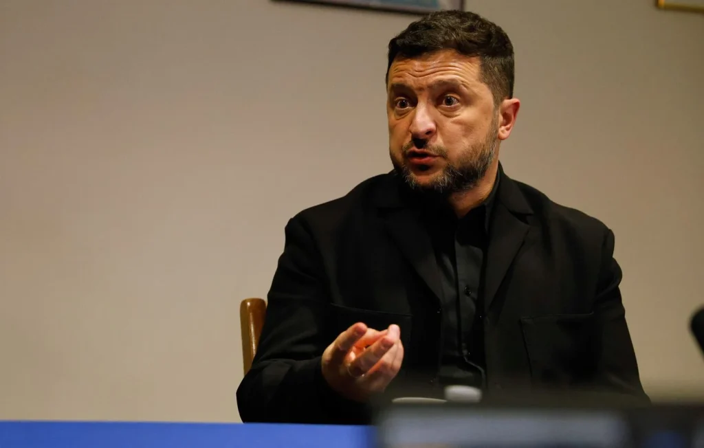 Περίεργοι μορφασμοί του Ζελένσκι που παραπέμπουν σε…άλλες πράξεις: Δείτε το βίντεο που έγινε viral