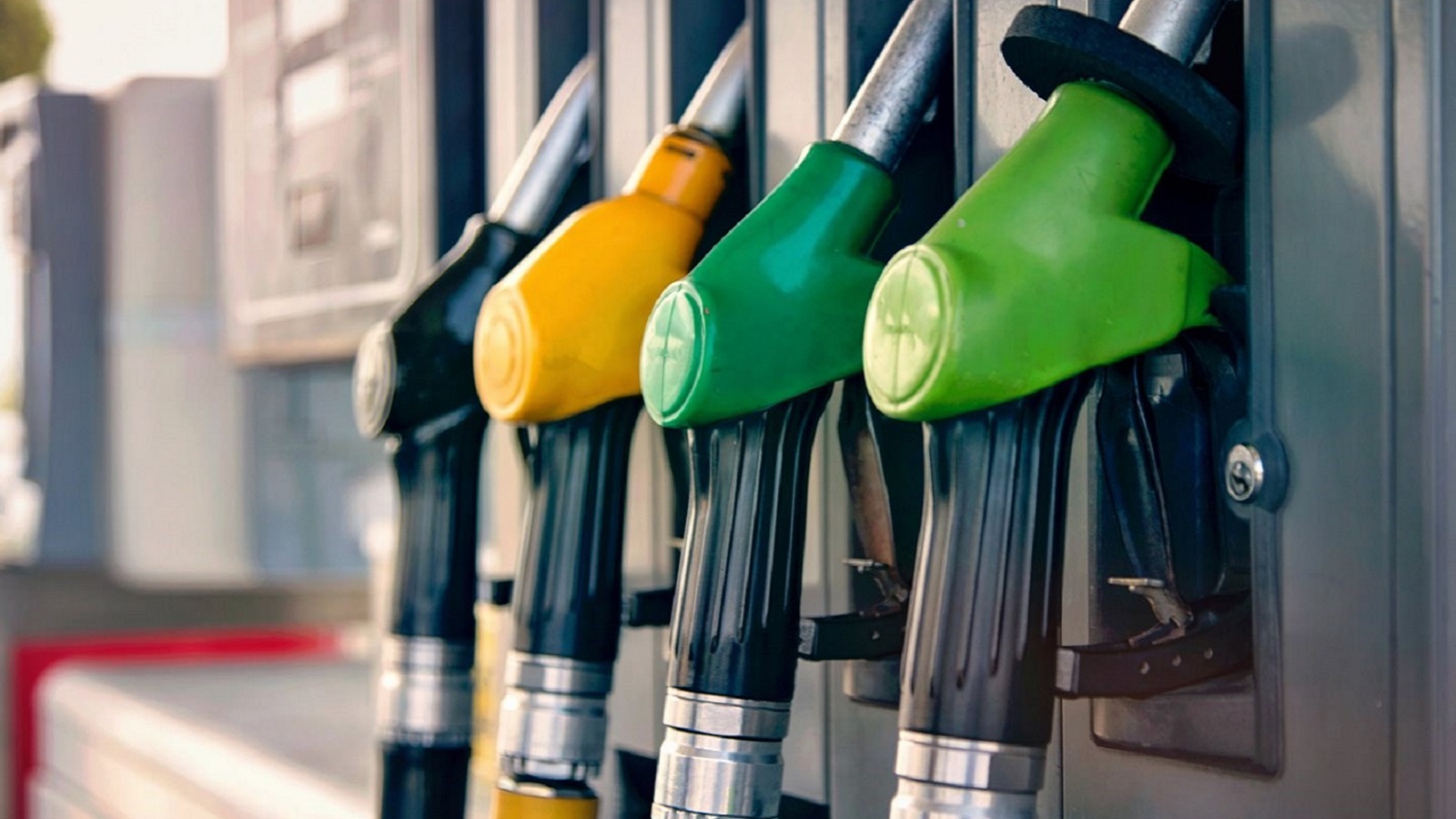 Βενζίνη: Έως 8,50 ευρώ ακριβότερο το γέμισμα του ρεζερβουάρ μέσα σε τρεις εβδομάδες