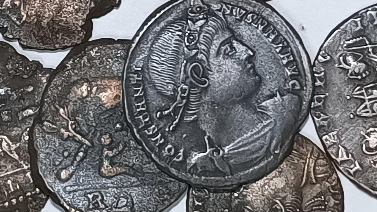Γερμανία: Ερασιτέχνης ερευνητής ανακάλυψε μεγάλο ρωμαϊκό θησαυρό με 934 ασημένια νομίσματα!