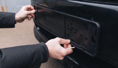 Το «κόλπο» που εξαπλώνεται με τις πολωνικές πινακίδες – Τι ισχύει στην Ελλάδα