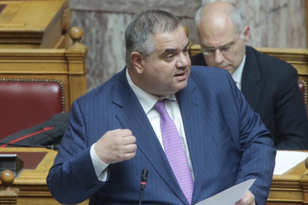 Και με επιδόματα η ιθαγένεια!