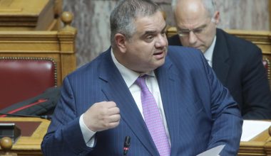 Και με επιδόματα η ιθαγένεια!