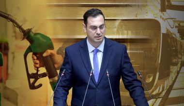 Βουλευτής ΝΔ: «Αν δεν έχεις 10 ευρώ για βενζίνη παίρνεις τα Μέσα Μαζικής Μεταφοράς» (βίντεο)