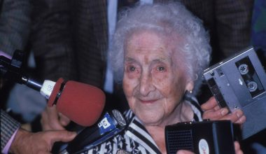 Η αδιανόητη συμφωνία που γύρισε κατά του: Πλήρωνε 90χρονη για το σπίτι της & πέθανε πριν από εκείνη!