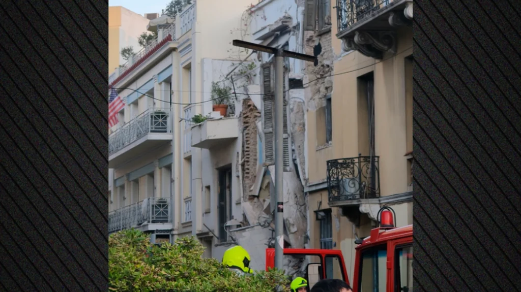 Πλάκα: Ισχυρή έκρηξη σε παλιό κτίριο στην οδό Λυσικράτους