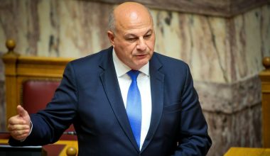 Μετά τον Σ.Κουλκουδίνα ο Κ.Τσιάρας: «Βλέπω κίνηση στην Εθνική Οδό – Άρα υπερκατανάλωση»!
