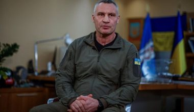 «Γιατί τα παιδιά σας δεν πολεμούν;» – Η απάντηση του Δημάρχου του Κιέβου σε Γερμανό δημοσιογράφο