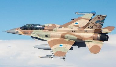 Ιράν: Κυνηγοί «πολεμικών λαφύρων» αναζητούν εξωτερικές δεξαμενές ισραηλινών F-16I Sufa (βίντεο)