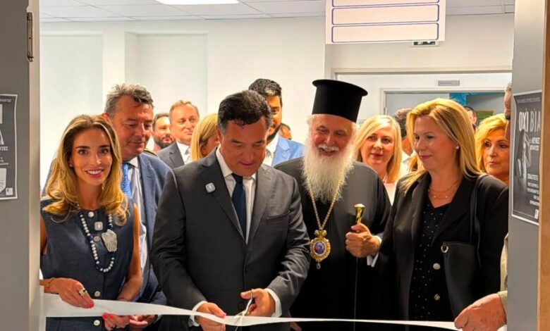 Χειρουργός στη Λήμνο χωρίς σπίτι αλλά οι κορδέλες των εγκαινίων με το «τσουβάλι»