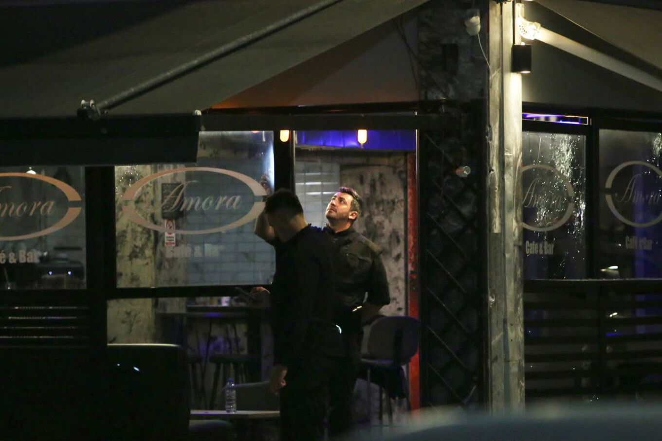 «Σφυροκόπημα» με δεκάδες σφαίρες σε καφετέρια στον Άγιο Παντελεήμονα: Τραυματίστηκε 10χρονη