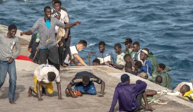 «Βουλιάζει» η Κρήτη και η Γαύδος: Λίγες ώρες ήταν αρκετές για να έρθουν 215 παράνομοι μετανάστες