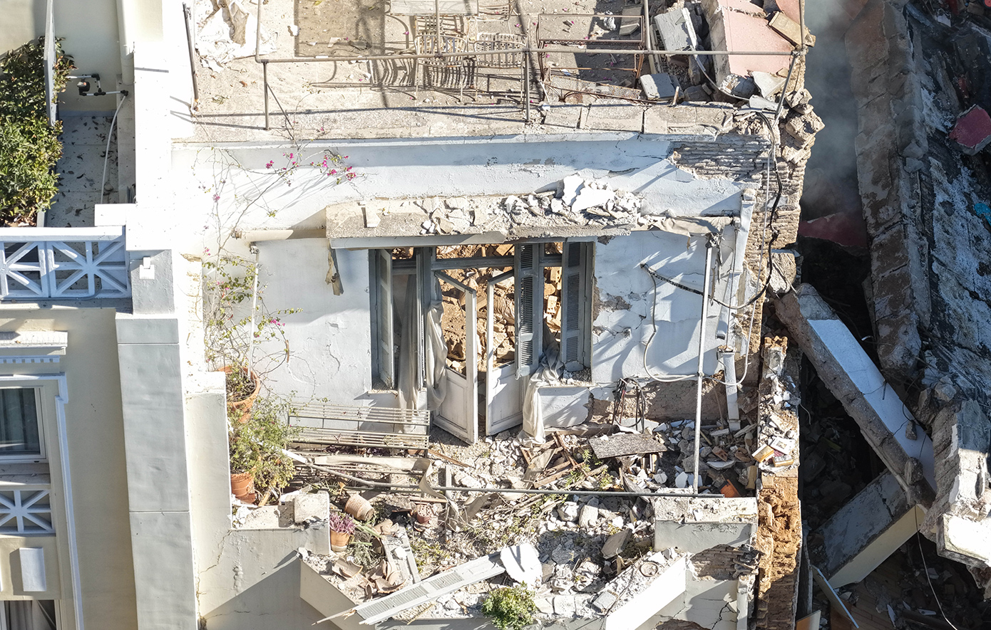 Κατάρρευση κτηρίου στην Πλάκα: «Πληροφορίες για αυτόνομους λέβητες αερίου στα διαμερίσματα»