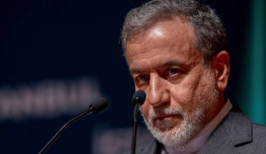 Αμπάς Αραγτσί για ΗΠΑ: «Εμείς προτιμάμε την διπλωματία αλλά αν θέλουν πόλεμο, θα τον έχουν»
