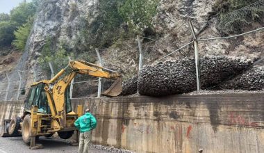 Εύβοια: «Ο άντρας μου έβγαλε τα παιδιά στο κεφάλι του, ένα ένα» – Μαρτυρίες από τα Ψαχνά